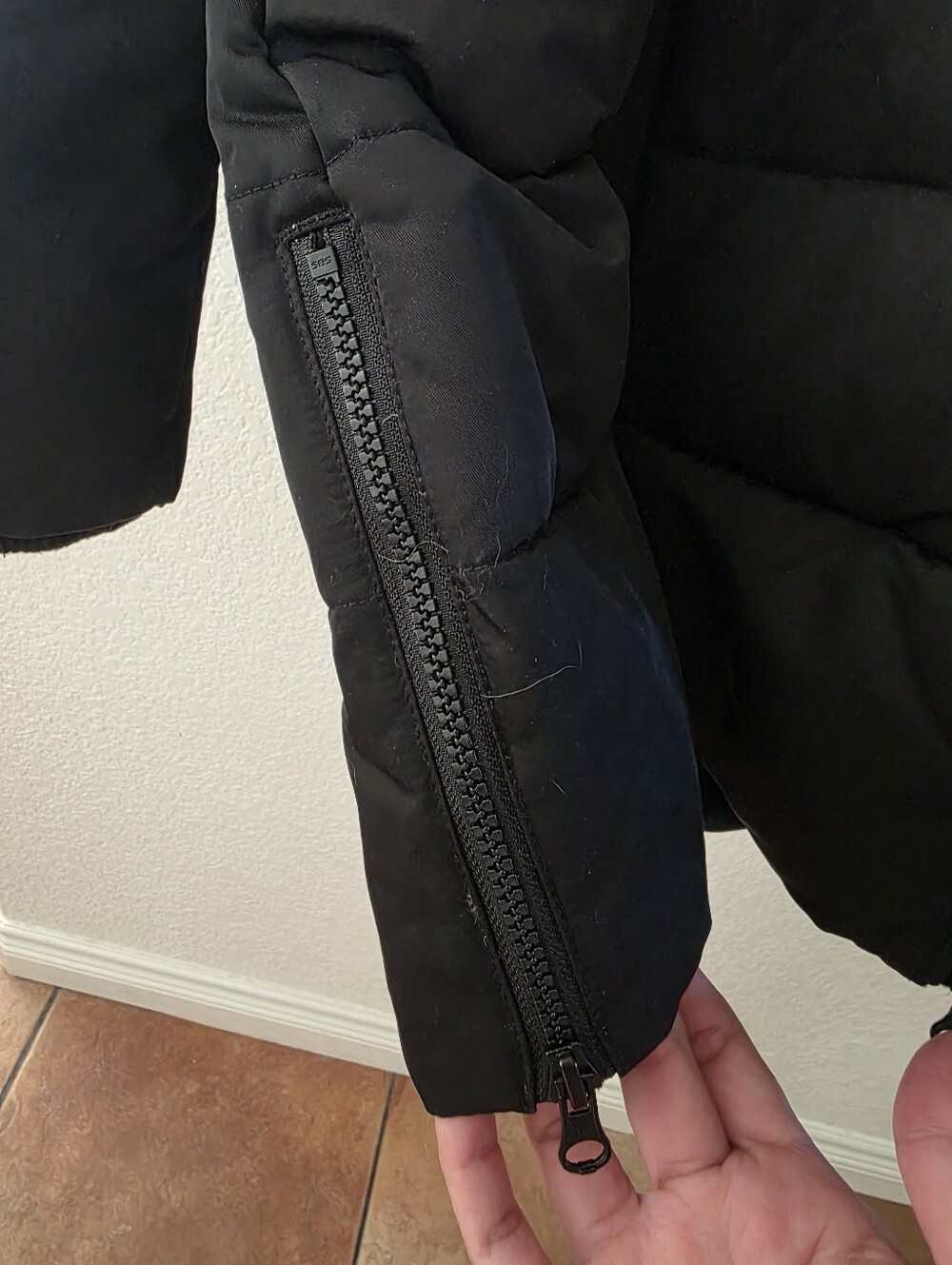 Arctic Expedition Hybradown Coat Removable Faux Fur Hood Black L NEW - Picture 9 of 15
